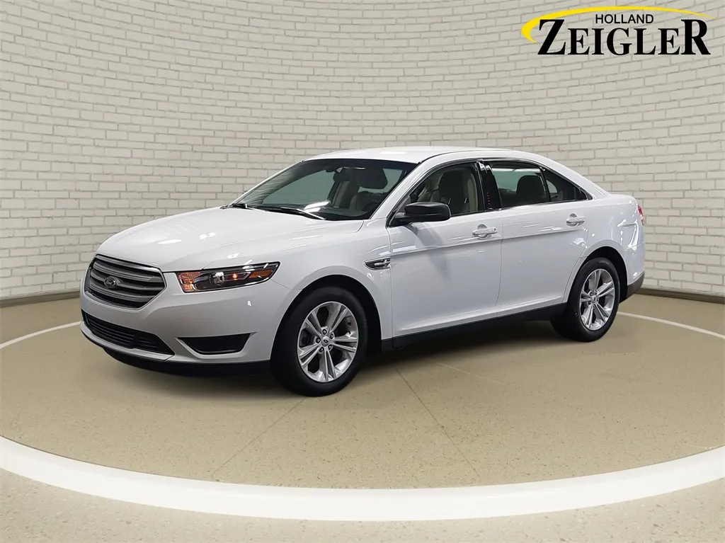 White 2018 Ford Taurus SE for sale in Holland, MI