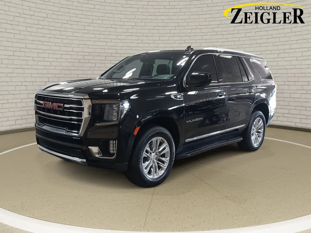 Black 2023 GMC Yukon SLT for sale in Holland, MI