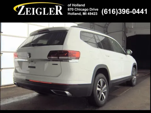 More photos of 2022 Volkswagen Atlas 2.0T SE at Zeigler GMC of Holland, MI