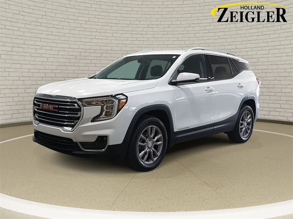 White 2024 GMC Terrain SLT for sale in Holland, MI