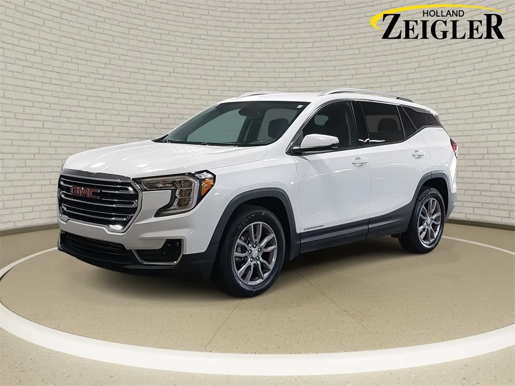 White 2024 GMC Terrain SLT for sale in Holland, MI