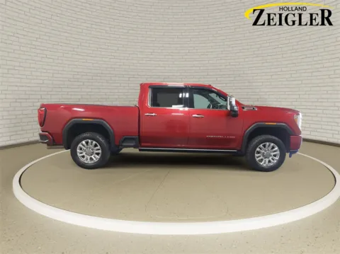 More photos of 2022 GMC Sierra 2500HD Denali at Zeigler GMC of Holland, MI