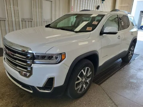 White 2023 GMC Acadia SLE for sale in Holland, MI