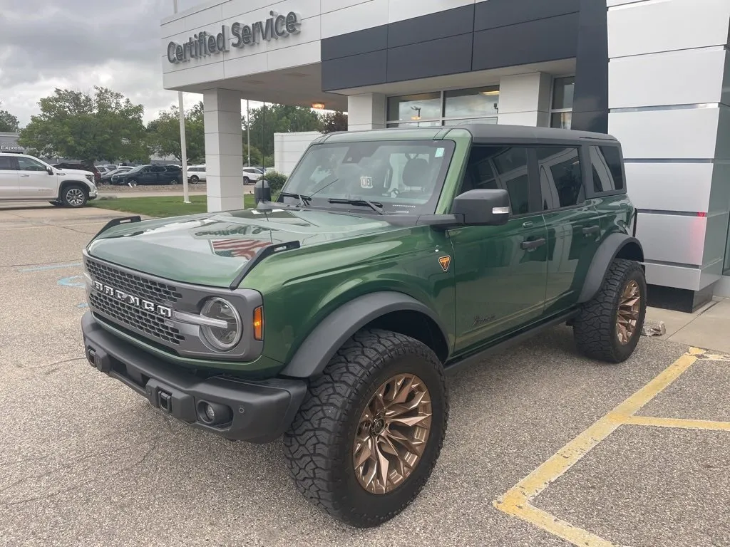 Green 2023 Ford Bronco Badlands for sale in Holland, MI