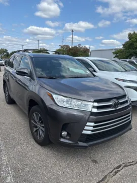 Photos of 2017 Toyota Highlander for sale in Holland, MI at Zeigler GMC of Holland