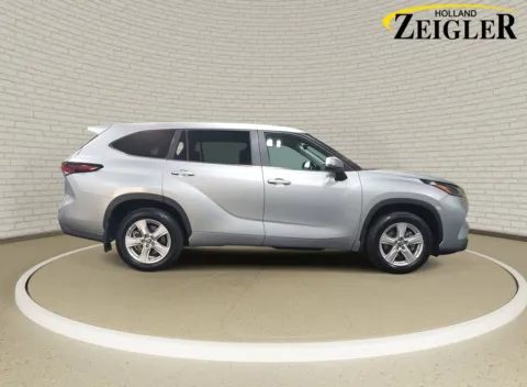 More photos of 2024 Toyota Highlander LE at Zeigler GMC of Holland, MI