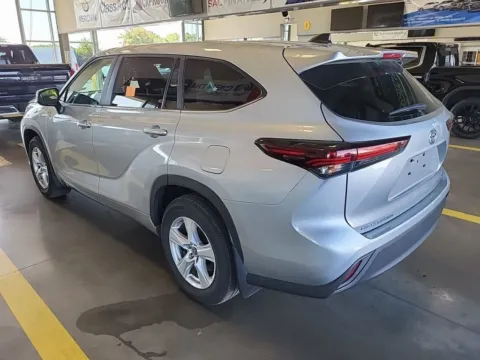 Photos of 2024 Toyota Highlander for sale in Holland, MI at Zeigler GMC of Holland