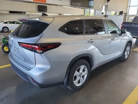 More photos of 2024 Toyota Highlander at Zeigler GMC of Holland, MI