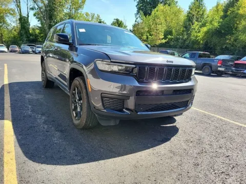 More photos of 2024 Jeep Grand Cherokee L Altitude at Zeigler GMC of Holland, MI