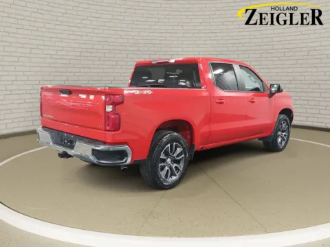 More photos of 2022 Chevrolet Silverado 1500 LT at Zeigler GMC of Holland, MI