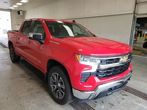 More photos of 2022 Chevrolet Silverado 1500 LT at Zeigler GMC of Holland, MI