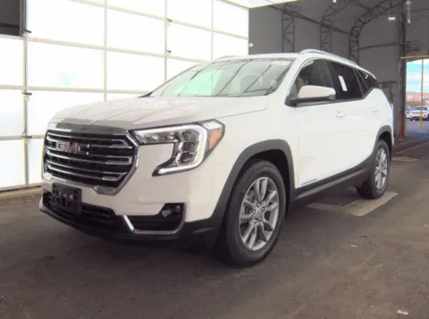 White 2024 GMC Terrain SLT for sale in Holland, MI