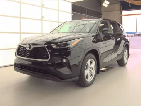 Black 2023 Toyota Highlander L for sale in Holland, MI