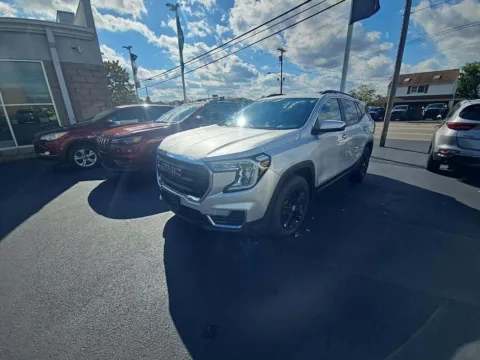Silver 2022 GMC Terrain SLE for sale in Holland, MI