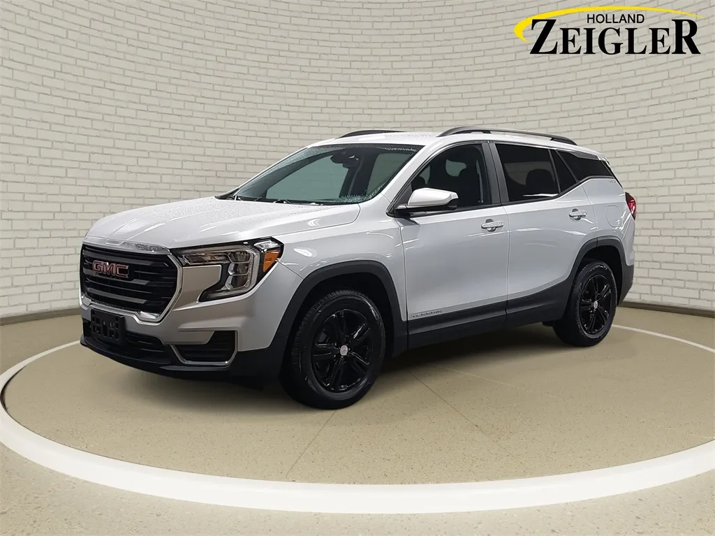 Silver 2022 GMC Terrain SLE for sale in Holland, MI