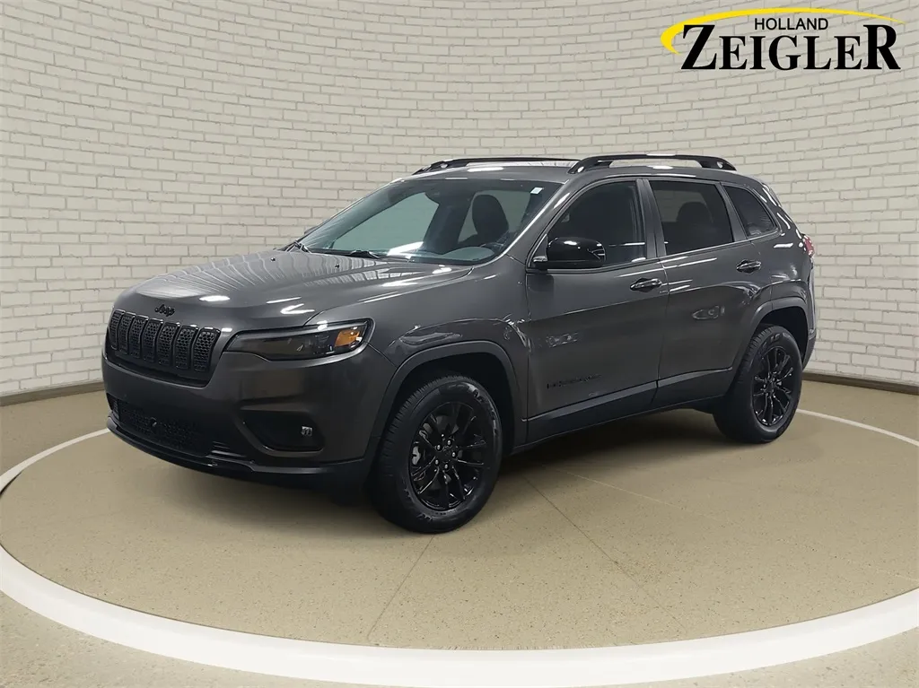 2023 Jeep Cherokee Altitude for sale in Holland, MI