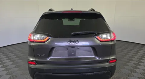 More photos of 2023 Jeep Cherokee Altitude at Zeigler Hyundai of Holland, MI