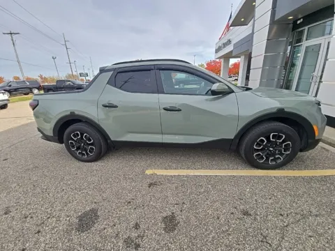 More photos of 2022 Hyundai Santa Cruz SEL at Zeigler Hyundai of Holland, MI