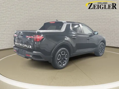 More photos of 2023 Hyundai Santa Cruz SEL at Zeigler Hyundai of Holland, MI