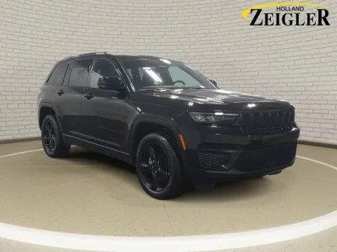 Another view of 2023 Jeep Grand Cherokee Altitude for sale in Holland, MI at Zeigler Hyundai of Holland