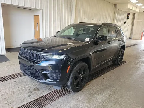Black 2023 Jeep Grand Cherokee Altitude for sale in Holland, MI