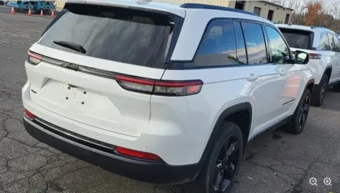 More photos of 2023 Jeep Grand Cherokee Altitude X at Zeigler Hyundai of Holland, MI