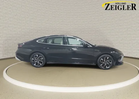 More photos of 2025 Hyundai Sonata SEL at Zeigler Hyundai of Holland, MI