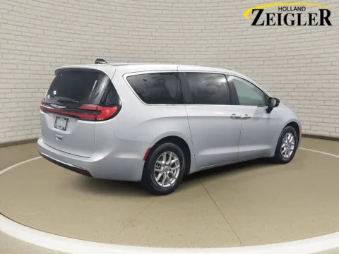 More photos of 2024 Chrysler Pacifica Touring L at Zeigler Hyundai of Holland, MI