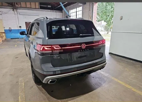 Photos of 2024 Volkswagen Atlas 2.0T Peak Edition SEL for sale in Holland, MI at Zeigler Hyundai of Holland