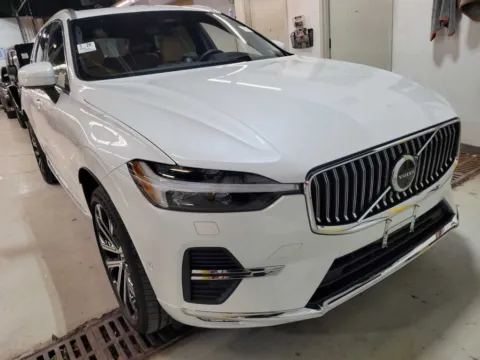 More photos of 2023 Volvo XC60 B6 Ultimate Bright Theme at Zeigler Hyundai of Holland, MI
