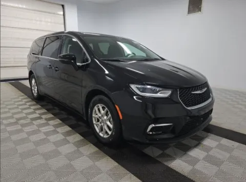 More photos of 2024 Chrysler Pacifica Touring L at Zeigler Hyundai of Holland, MI