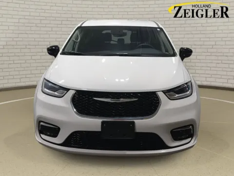 Photos of 2024 Chrysler Pacifica Touring L for sale in Holland, MI at Zeigler Hyundai of Holland