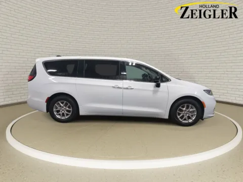 More photos of 2024 Chrysler Pacifica Touring L at Zeigler Hyundai of Holland, MI