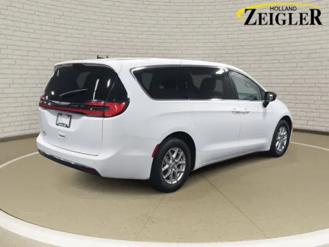More photos of 2024 Chrysler Pacifica Touring L at Zeigler Hyundai of Holland, MI