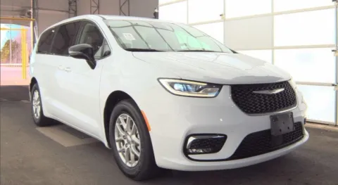 More photos of 2024 Chrysler Pacifica Touring L at Zeigler Hyundai of Holland, MI