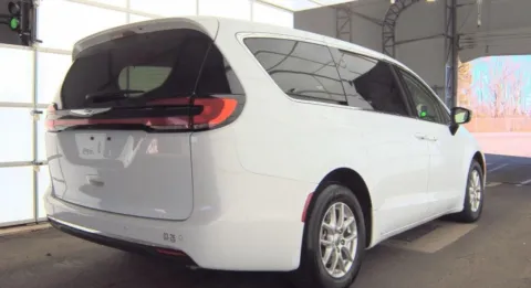 More photos of 2024 Chrysler Pacifica Touring L at Zeigler Hyundai of Holland, MI