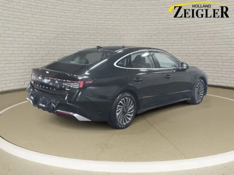 More photos of 2025 Hyundai Sonata Hybrid Limited at Zeigler Hyundai of Holland, MI