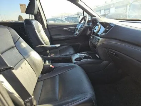 Photos of 2022 Honda Passport EX-L for sale in Holland, MI at Zeigler Hyundai of Holland