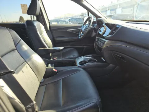 Photos of 2022 Honda Passport EX-L for sale in Holland, MI at Zeigler Hyundai of Holland