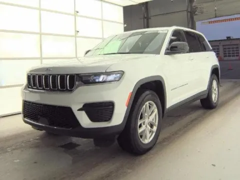 More photos of 2023 Jeep Grand Cherokee Laredo at Zeigler Hyundai of Holland, MI