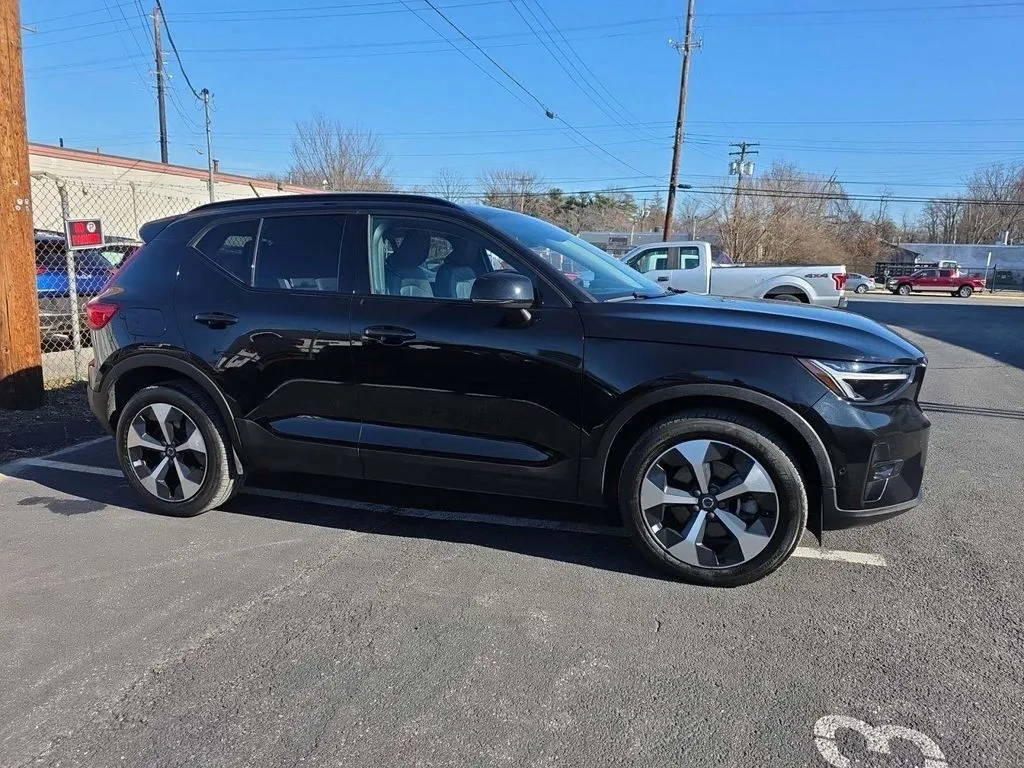 Black 2024 Volvo XC40 B5 Plus Dark Theme for sale in Holland, MI