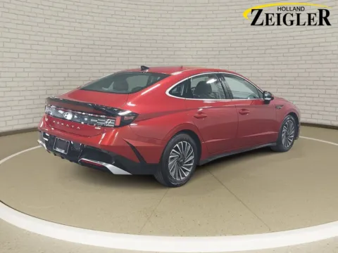 More photos of 2025 Hyundai Sonata Hybrid SEL at Zeigler Hyundai of Holland, MI