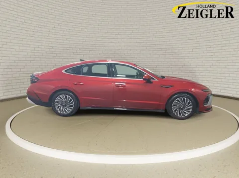 More photos of 2025 Hyundai Sonata Hybrid SEL at Zeigler Hyundai of Holland, MI