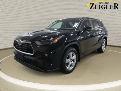 Black 2023 Toyota Highlander L for sale in Holland, MI