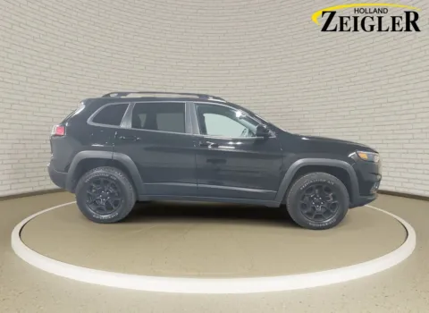 More photos of 2022 Jeep Cherokee X at Zeigler Hyundai of Holland, MI