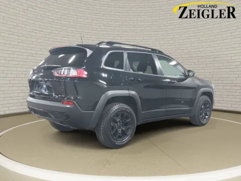More photos of 2022 Jeep Cherokee X at Zeigler Hyundai of Holland, MI