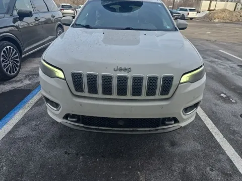 Photos of 2019 Jeep Cherokee Overland for sale in Holland, MI at Zeigler Hyundai of Holland