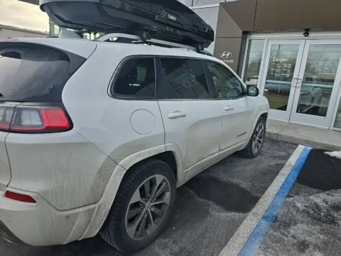More photos of 2019 Jeep Cherokee Overland at Zeigler Hyundai of Holland, MI