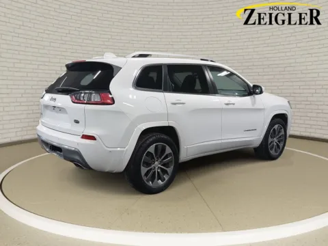More photos of 2019 Jeep Cherokee Overland at Zeigler Hyundai of Holland, MI