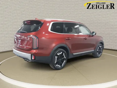 More photos of 2023 Kia Telluride EX at Zeigler Hyundai of Holland, MI